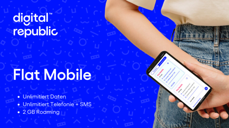 Frau mit Smartphone und geöffnetem Flat Mobile Handy Abo von Digital Republic